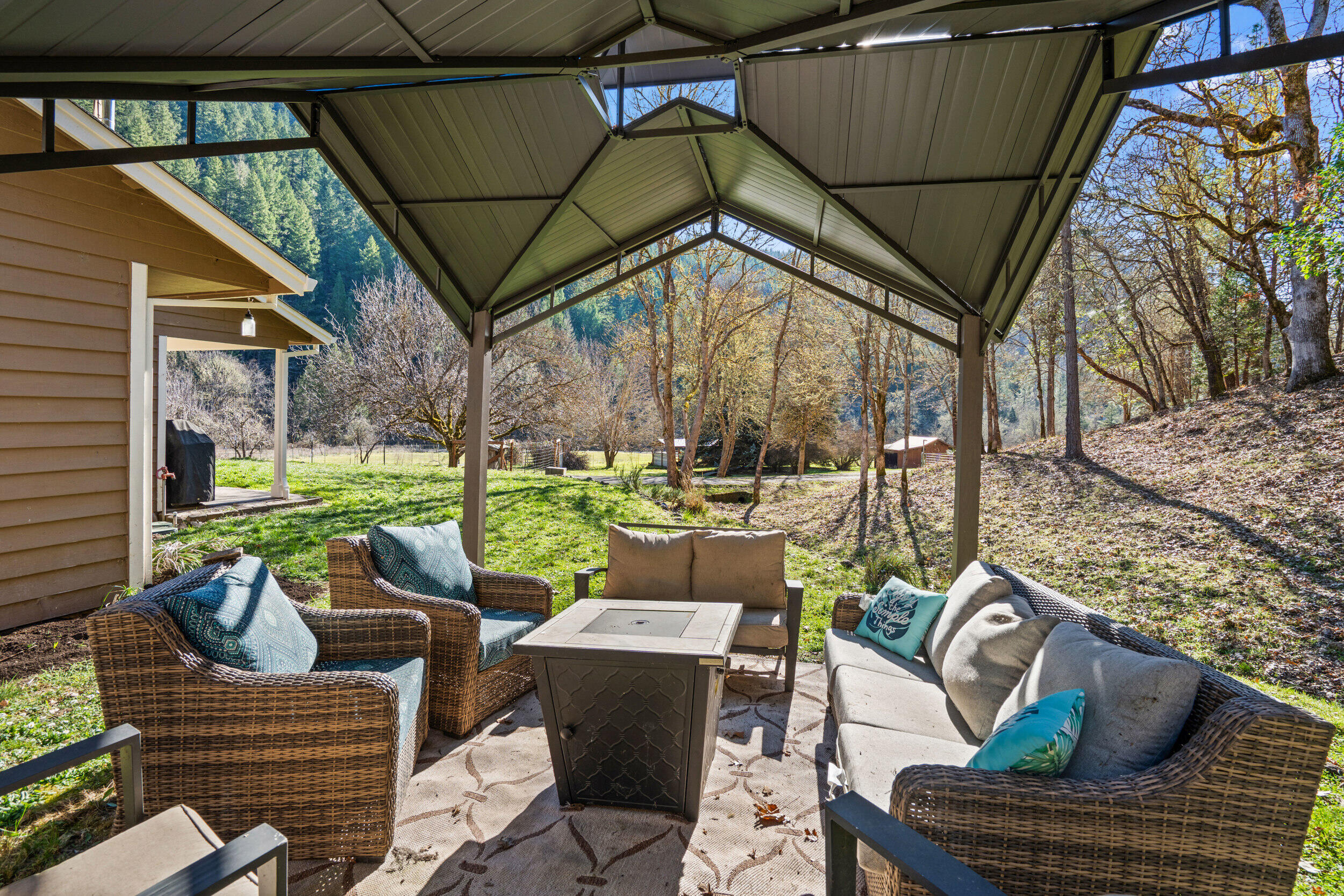 18781 E Evans Creek Road