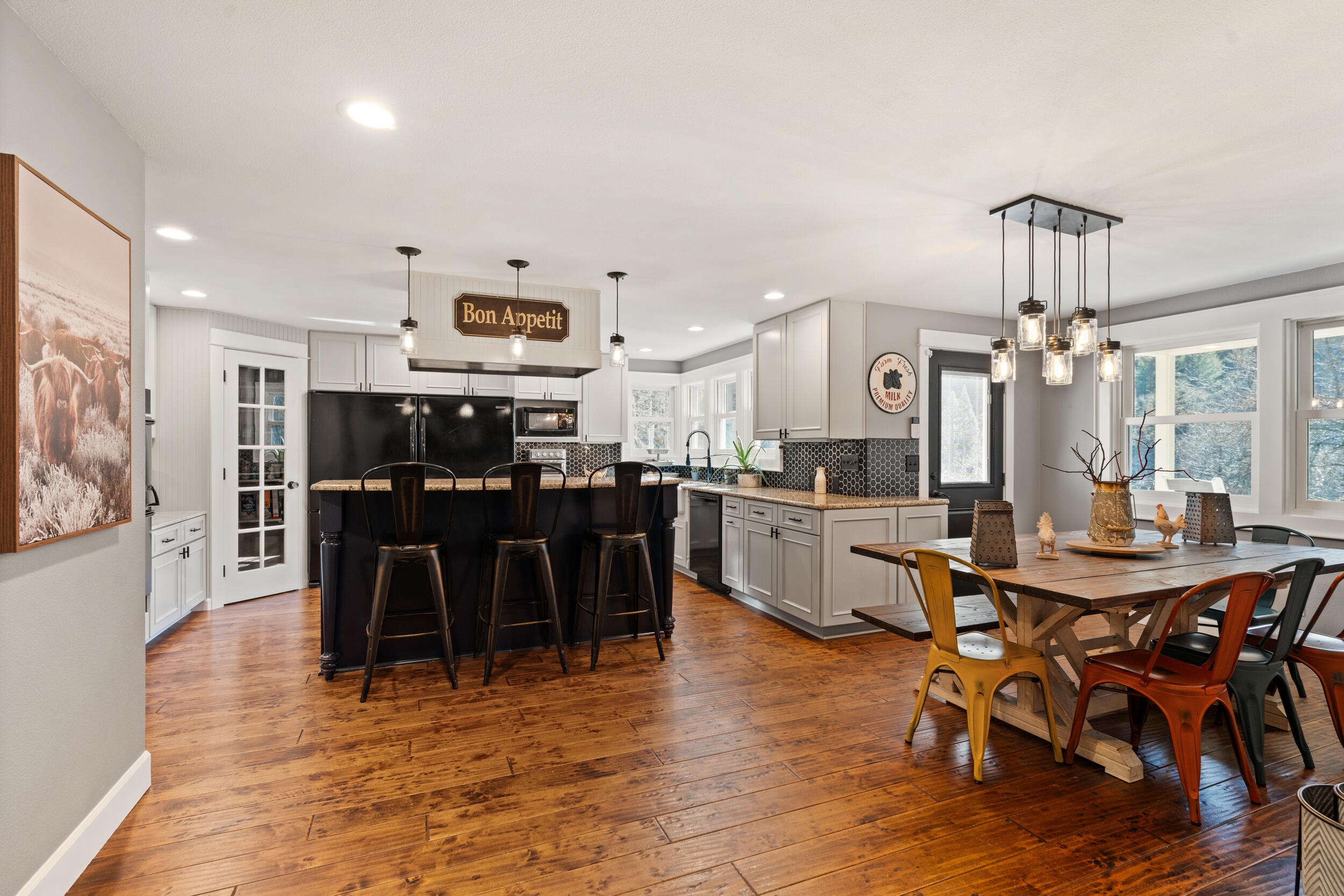 18781 E Evans Creek Road