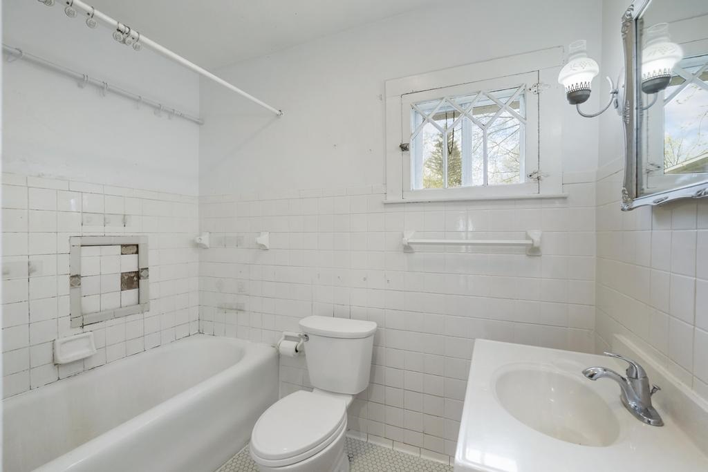 612 E. Mitchell Street