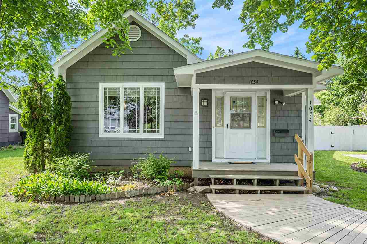 1034 Hill St