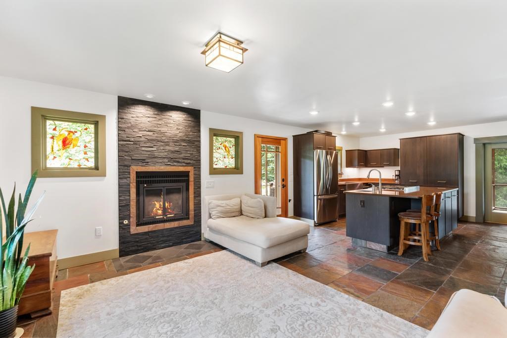 5546 Valley Road