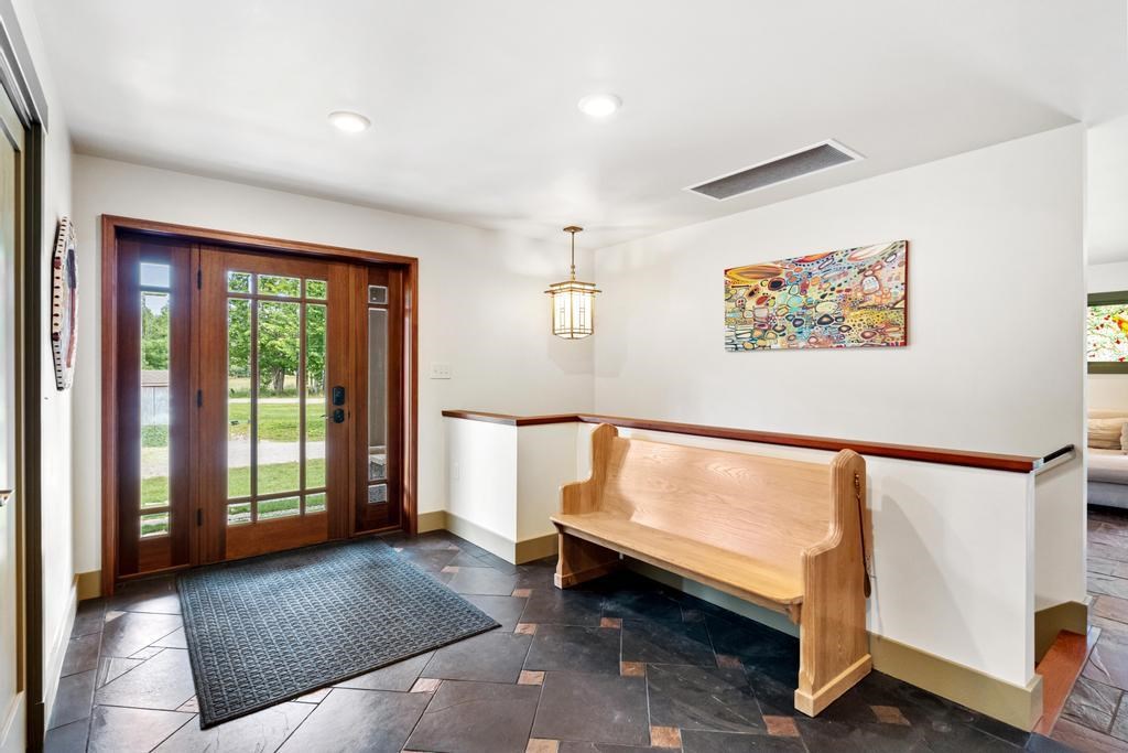 5546 Valley Road