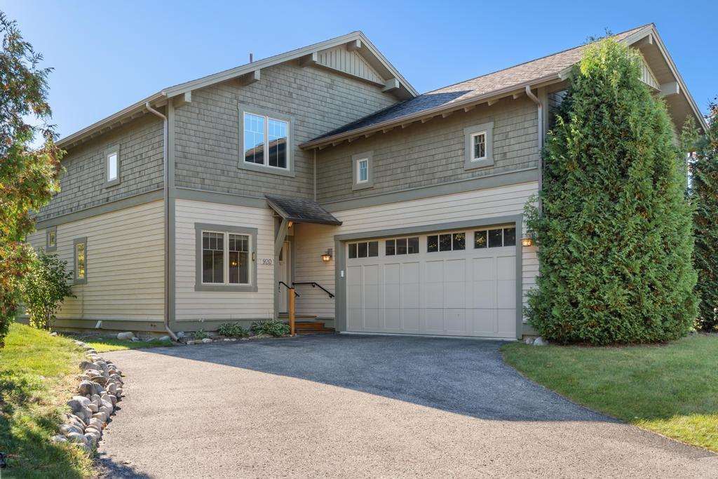 920 & 924 Arlington Avenue