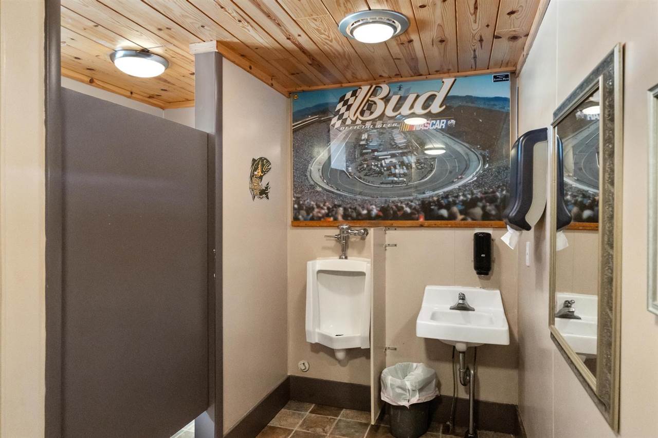2670 US 131 Highway Unit: WHI-SKI INN