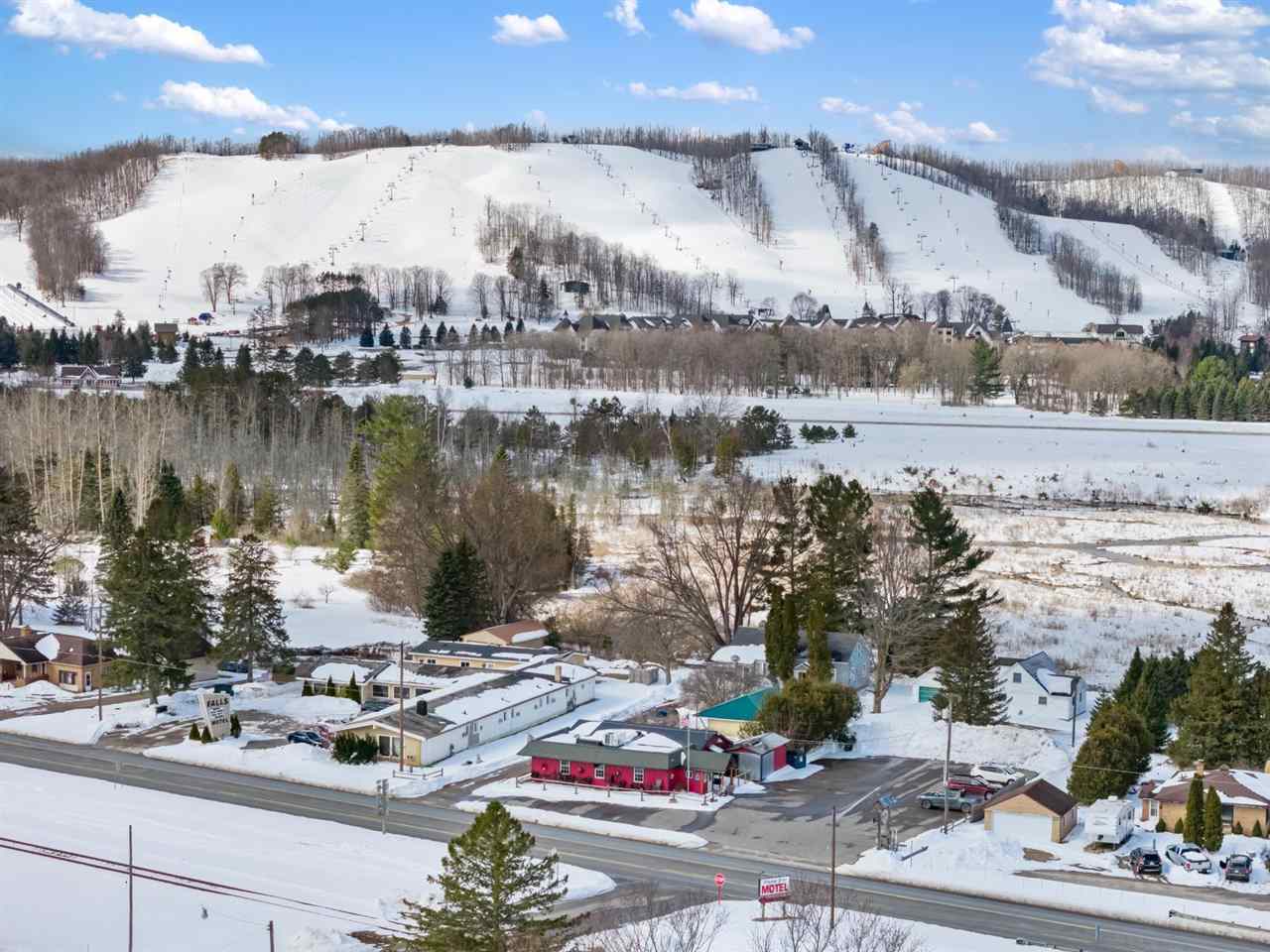 2670 US 131 Highway Unit: WHI-SKI INN