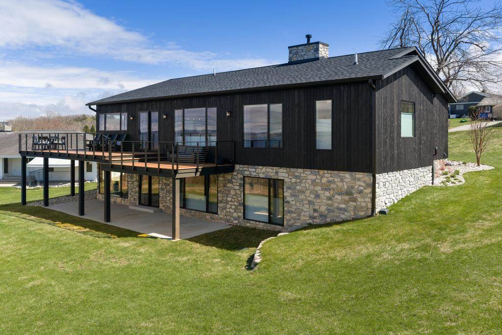 914 Country Lane