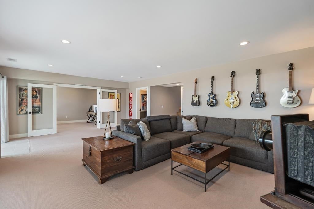 914 Country Lane