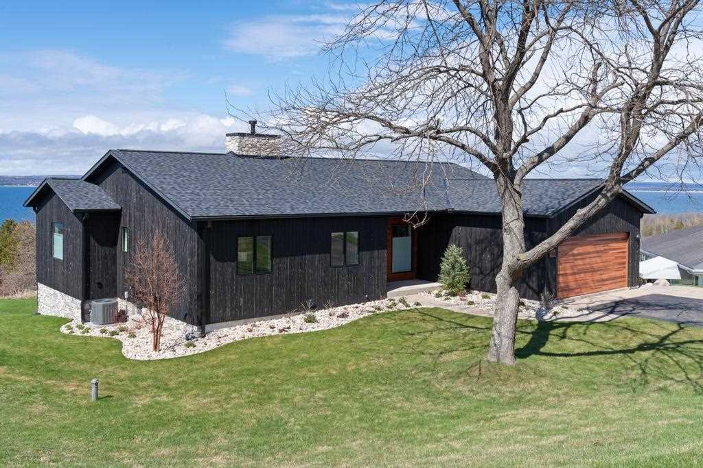 914 Country Lane