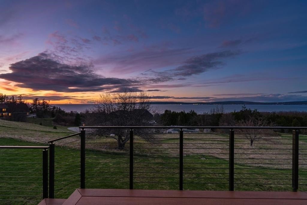 914 Country Lane