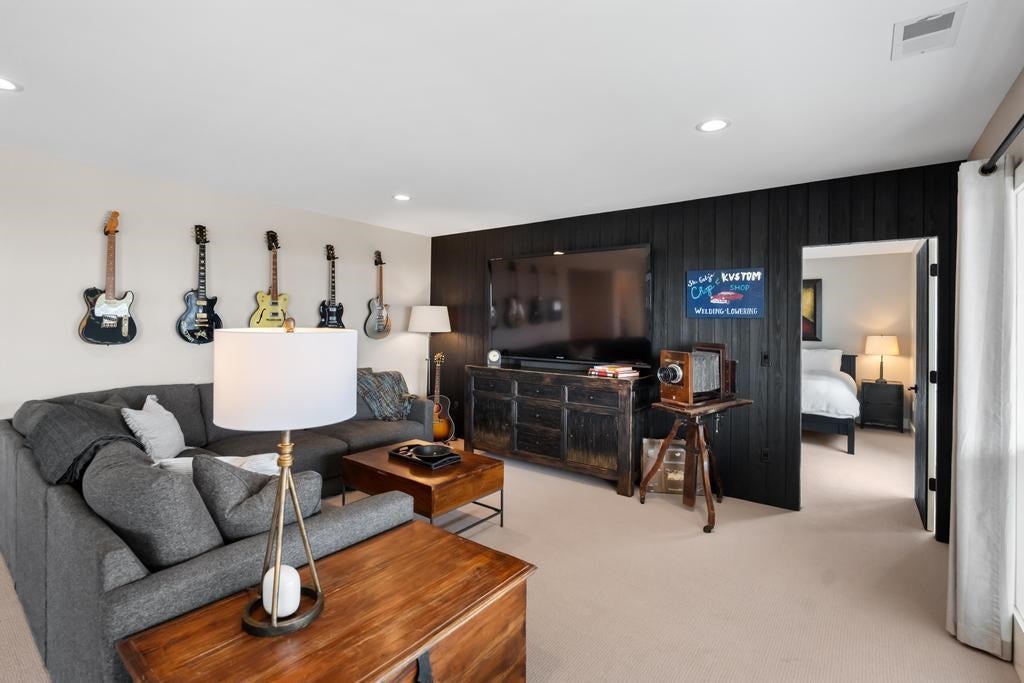 914 Country Lane