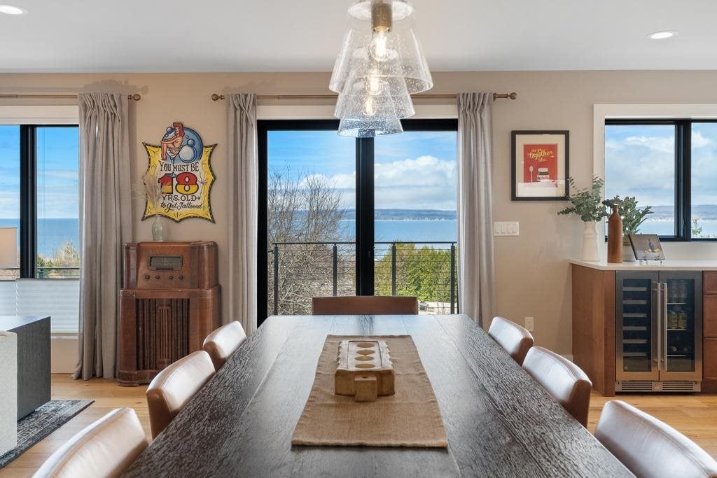 914 Country Lane