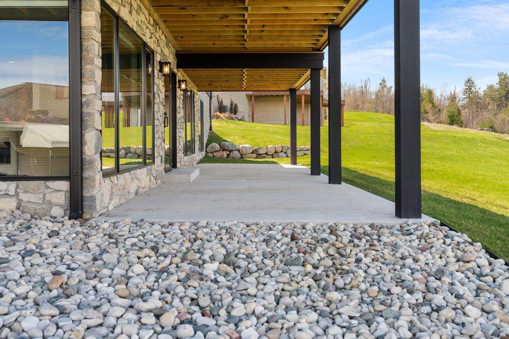 914 Country Lane