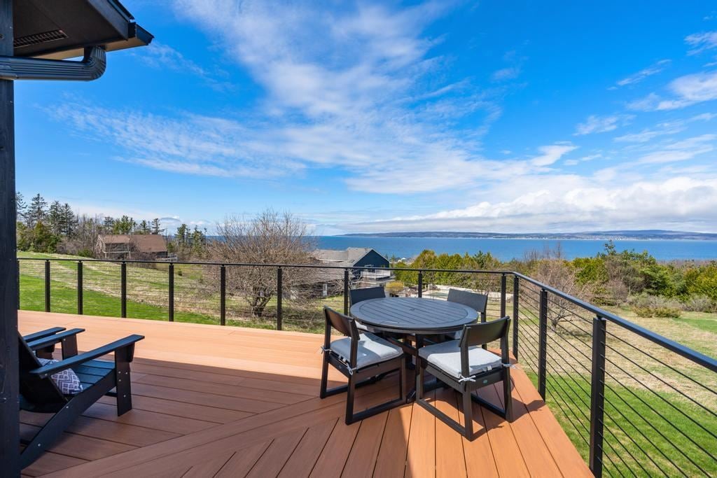 914 Country Lane