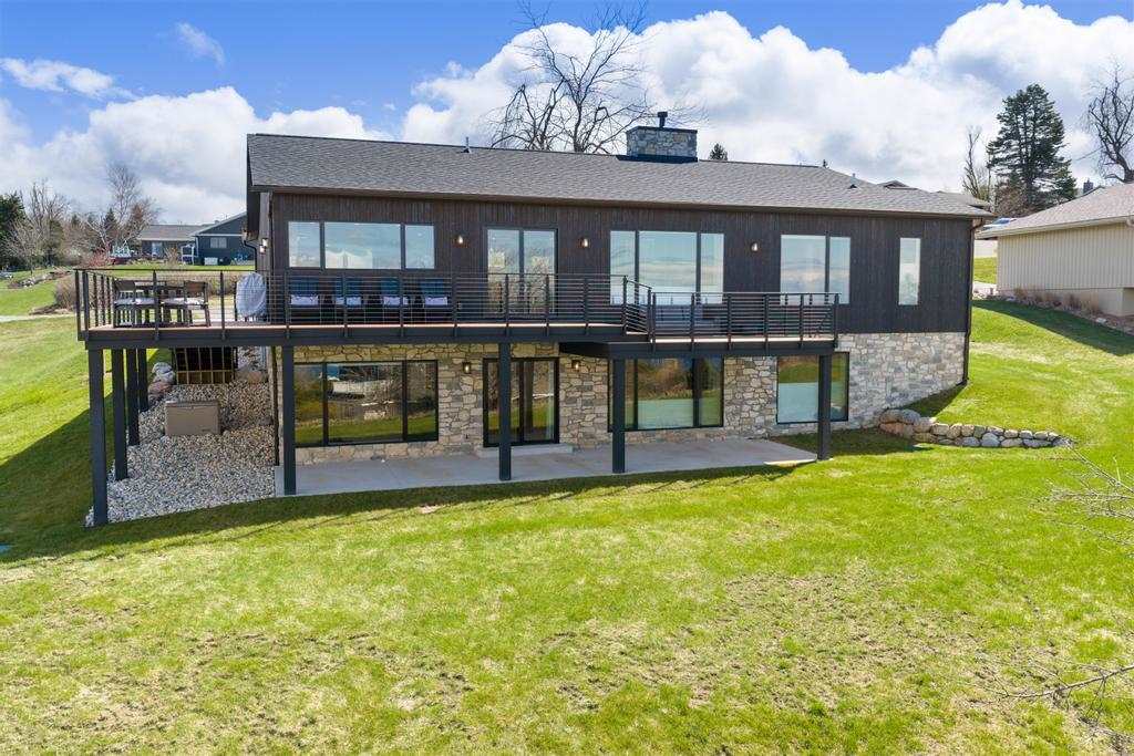 914 Country Lane