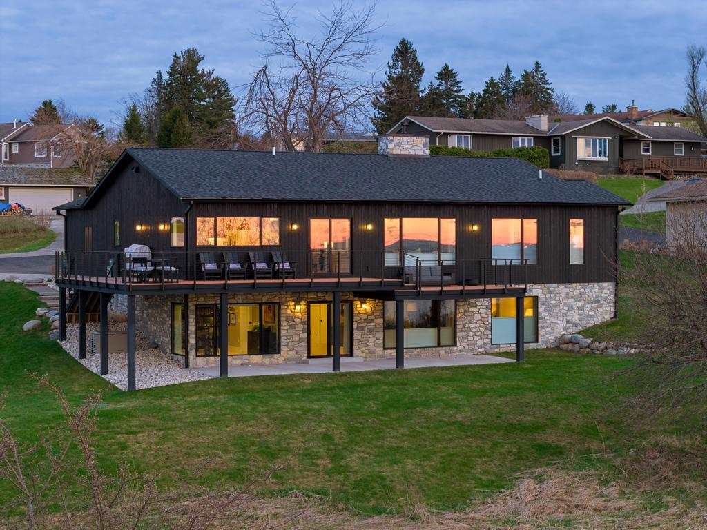 914 Country Lane