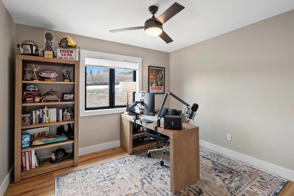 914 Country Lane