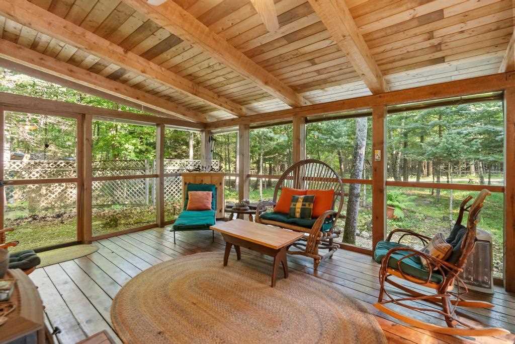9770 Hemlock Trail