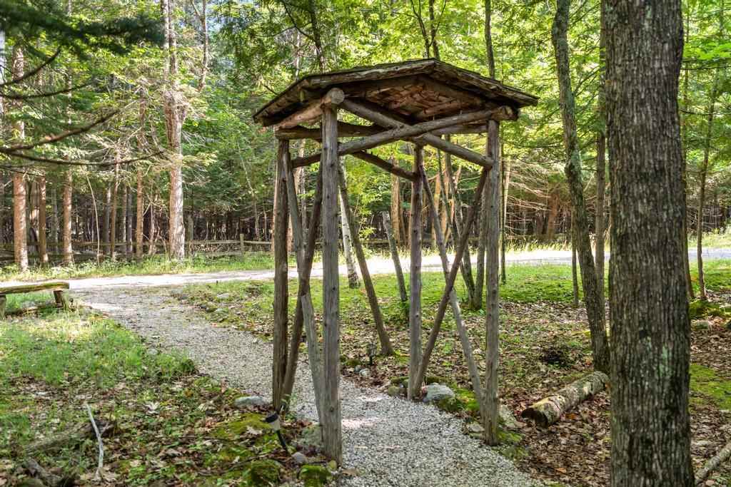 9770 Hemlock Trail