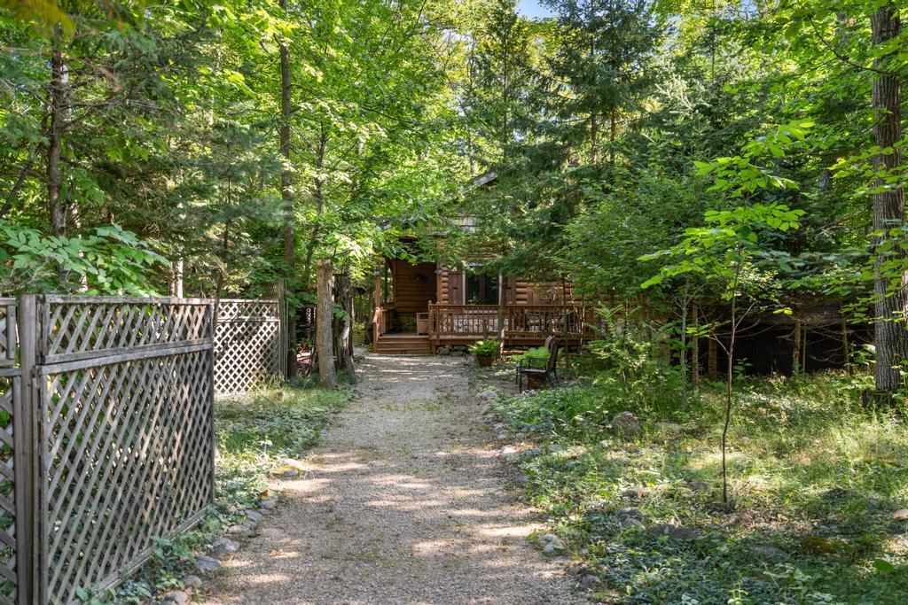 9770 Hemlock Trail