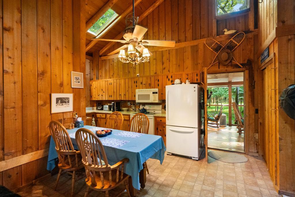 9770 Hemlock Trail