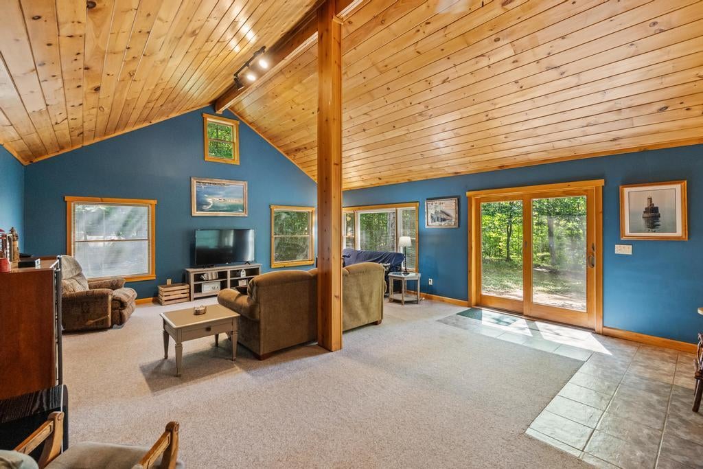 8970 Paradise Trail