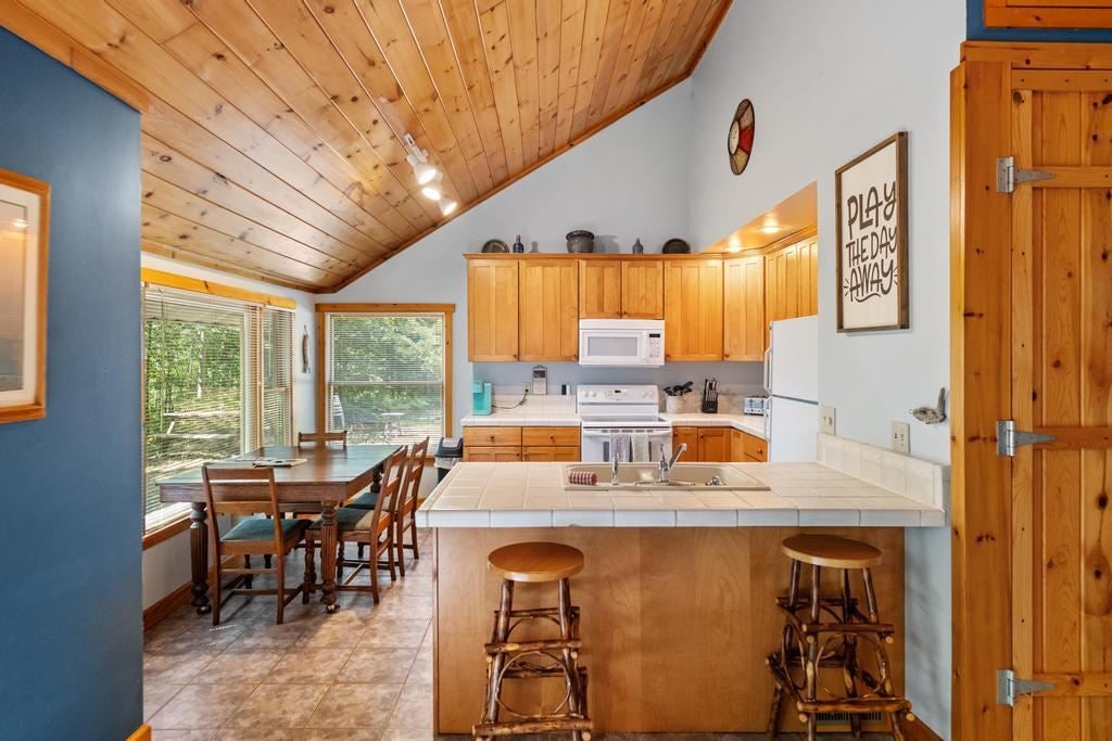8970 Paradise Trail