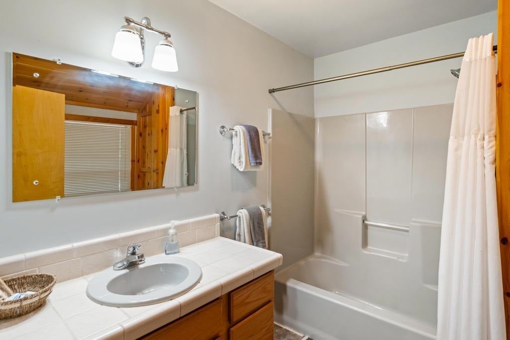 8970 Paradise Trail