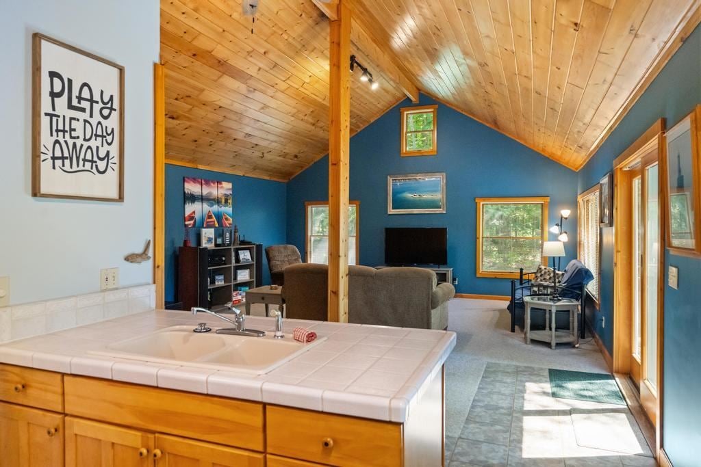 8970 Paradise Trail