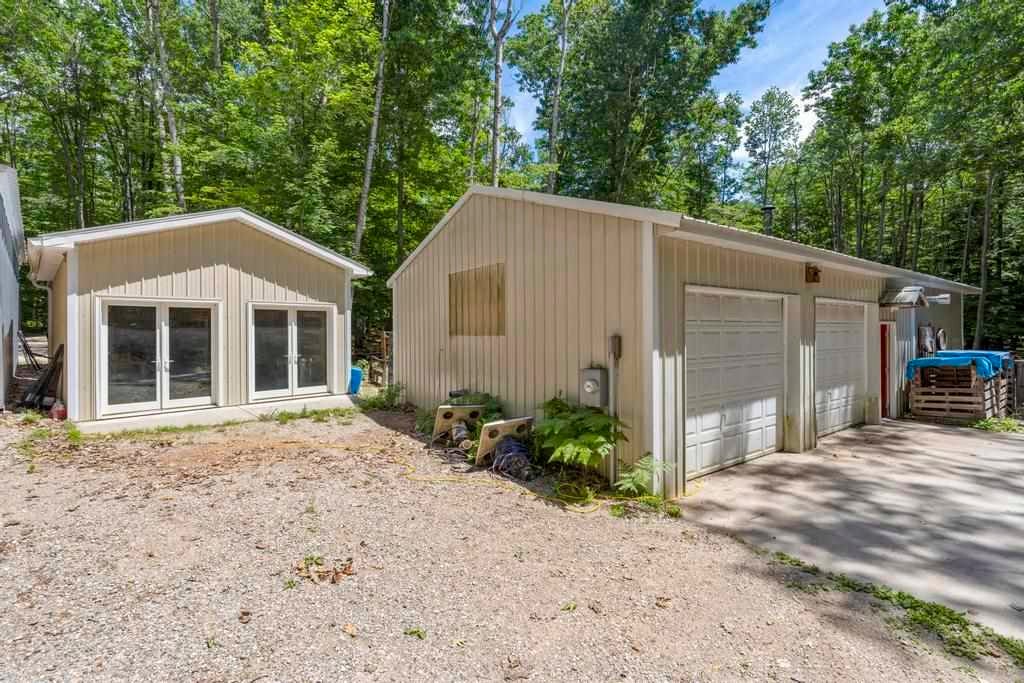 3135 & 3119 Depew Road