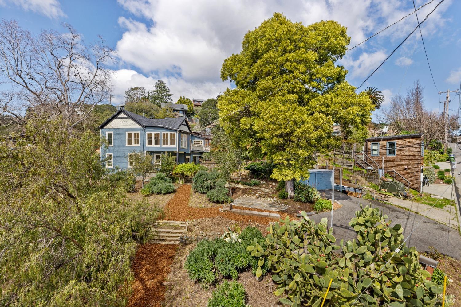201 Hawthorne Avenue