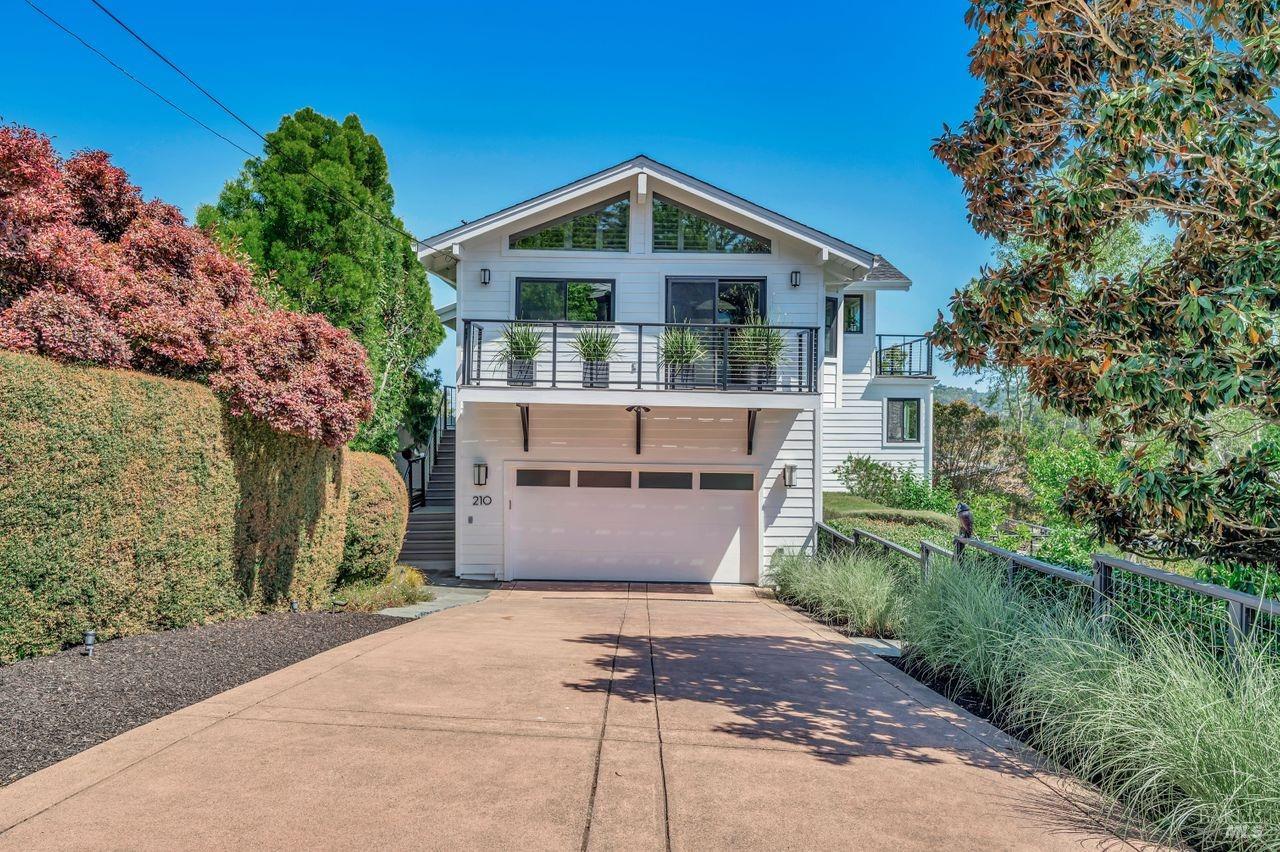 210 Hawthorne Avenue