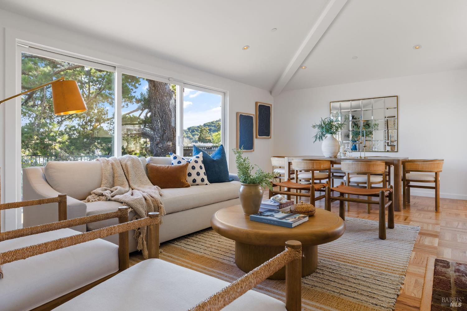 39 Lakeside Drive