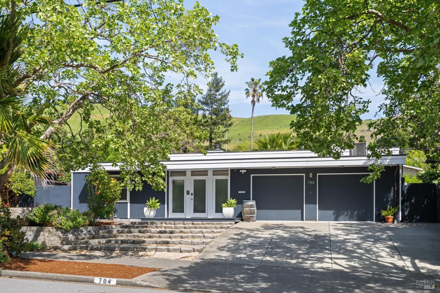 704 Las Colindas Road