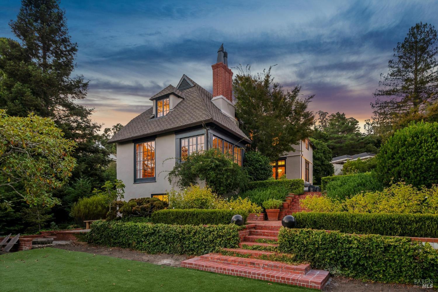 60 Fairway Drive