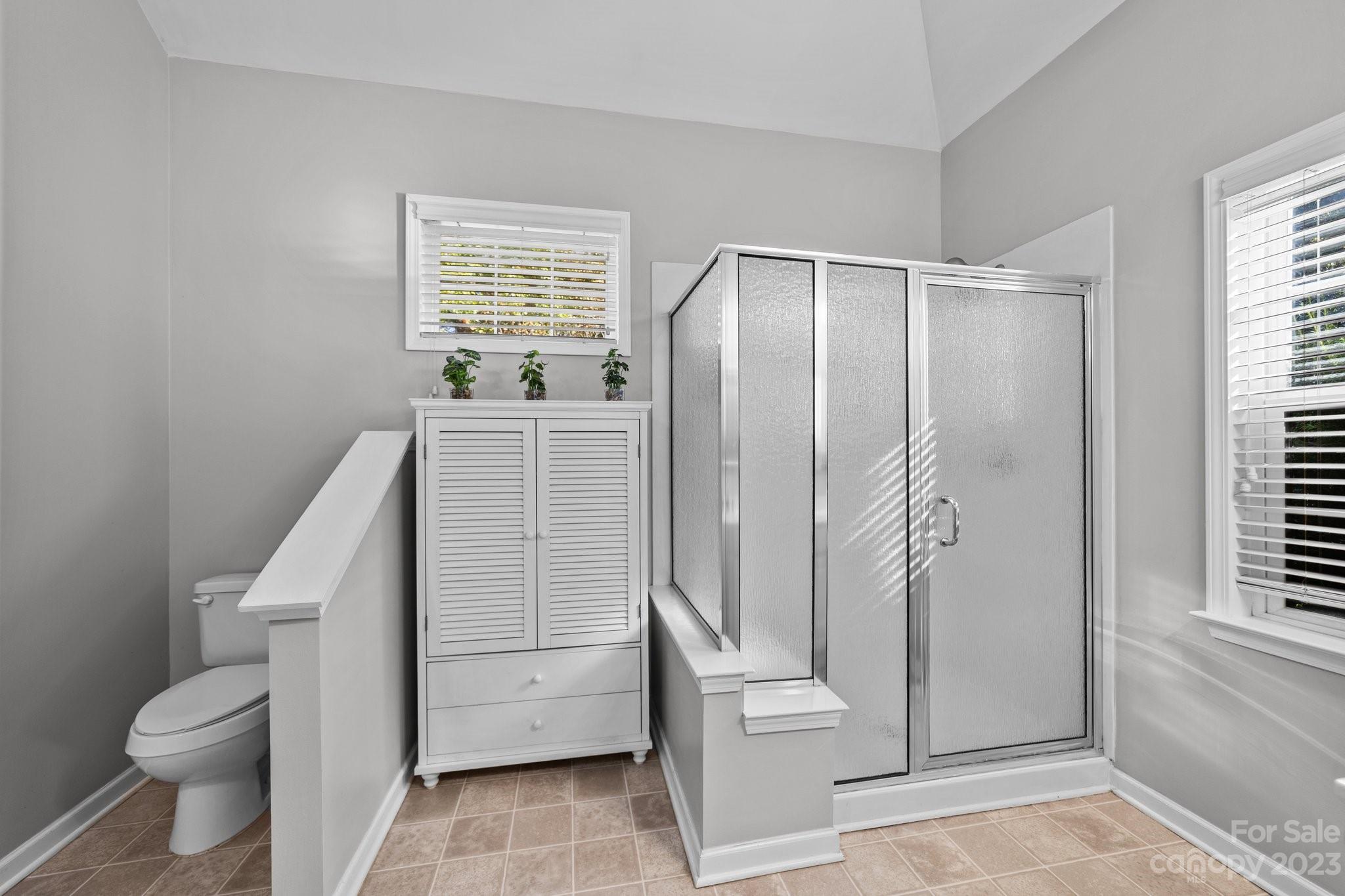 7701 Woodcrest Drive