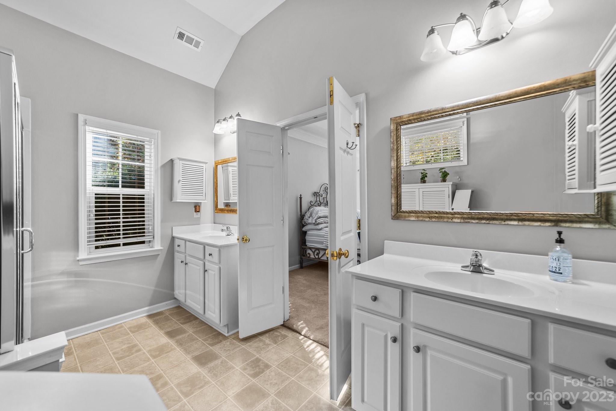 7701 Woodcrest Drive