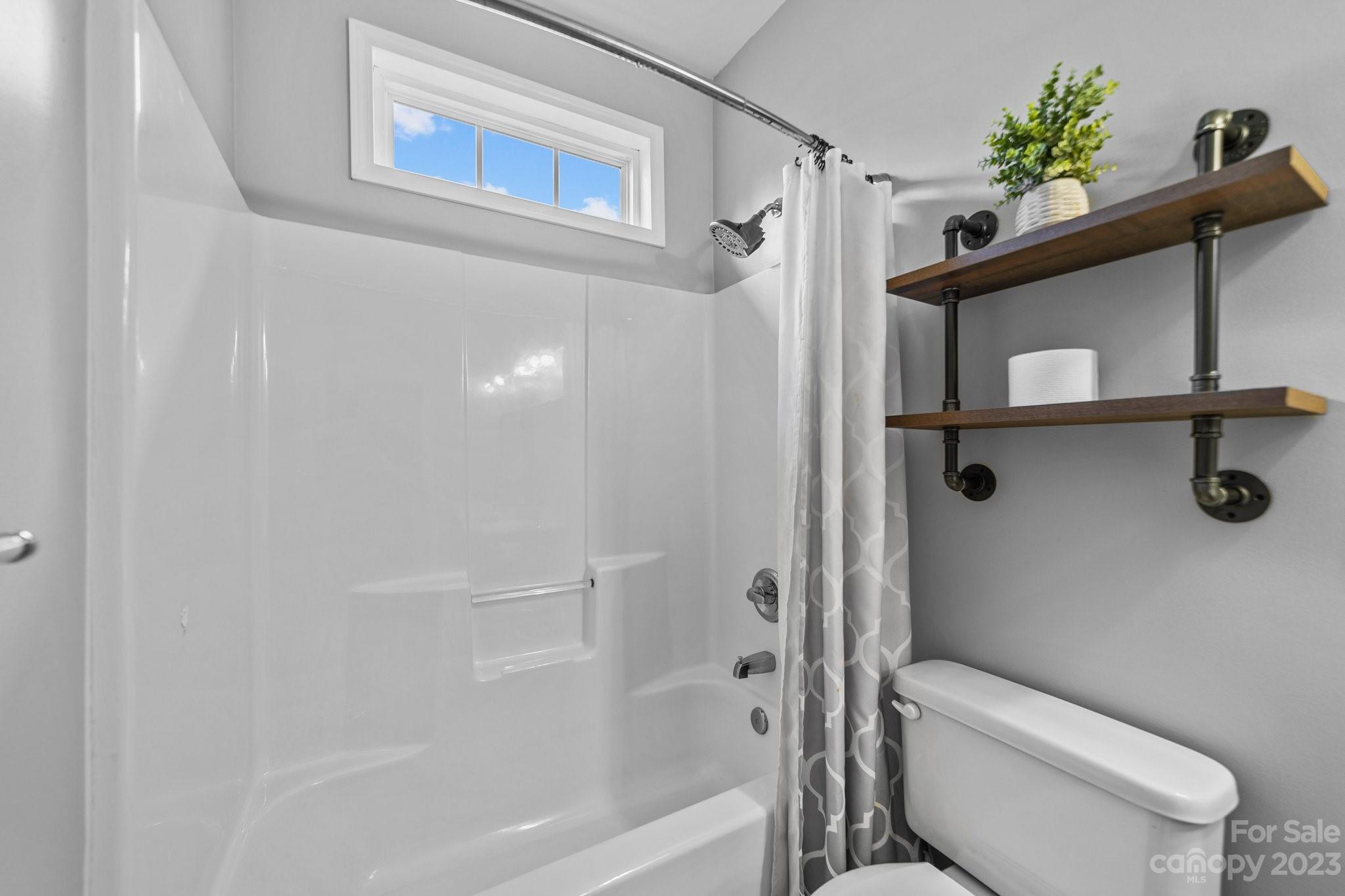 7701 Woodcrest Drive