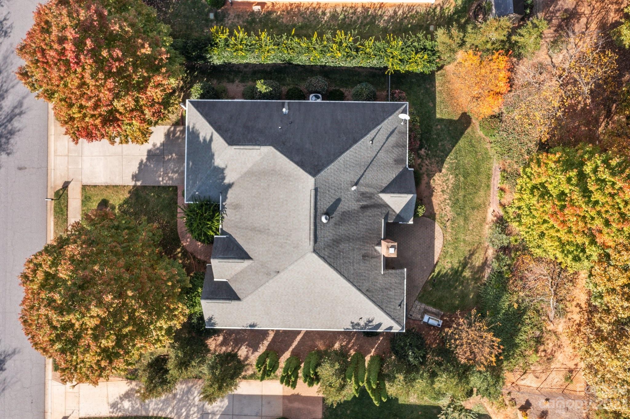 7701 Woodcrest Drive