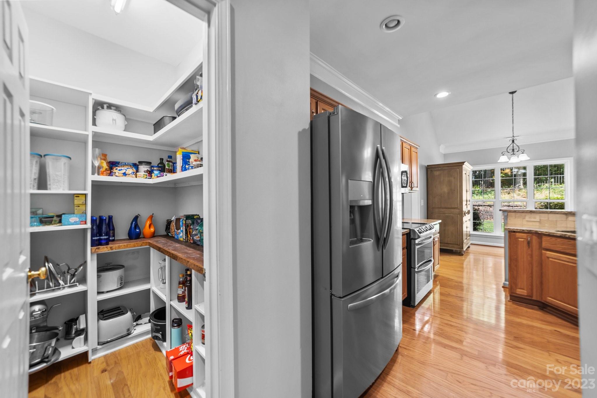 7701 Woodcrest Drive