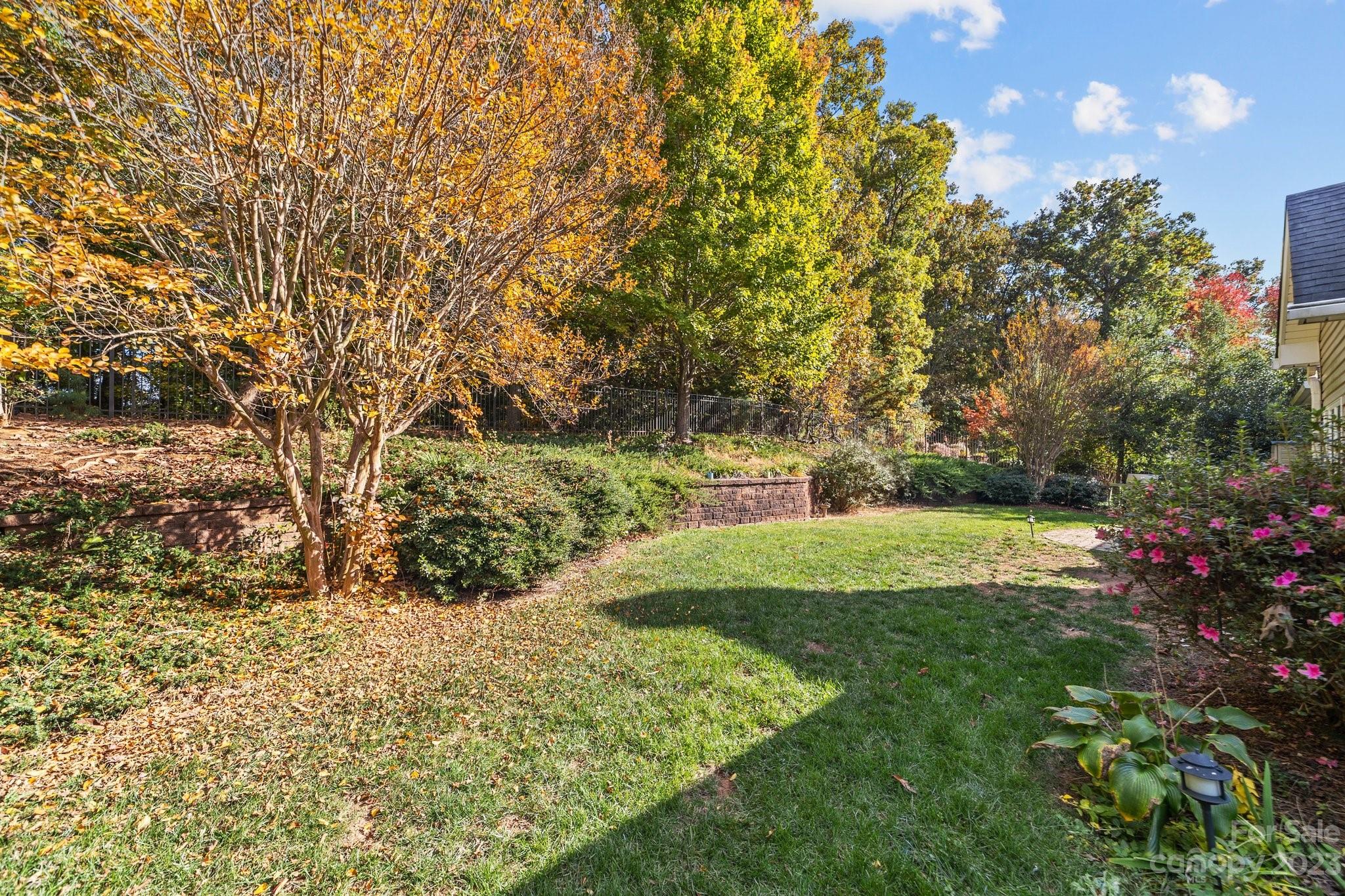 7701 Woodcrest Drive