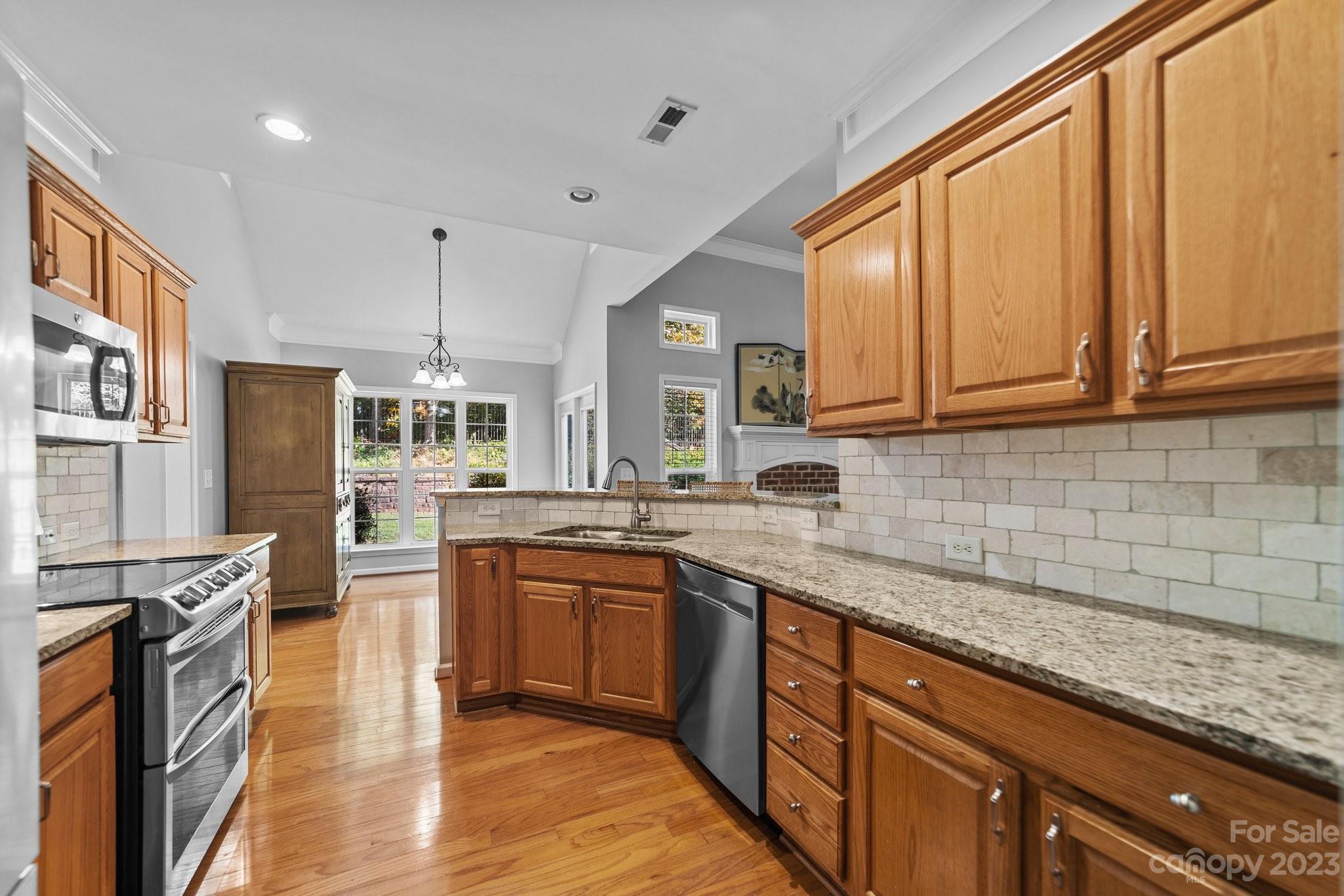 7701 Woodcrest Drive