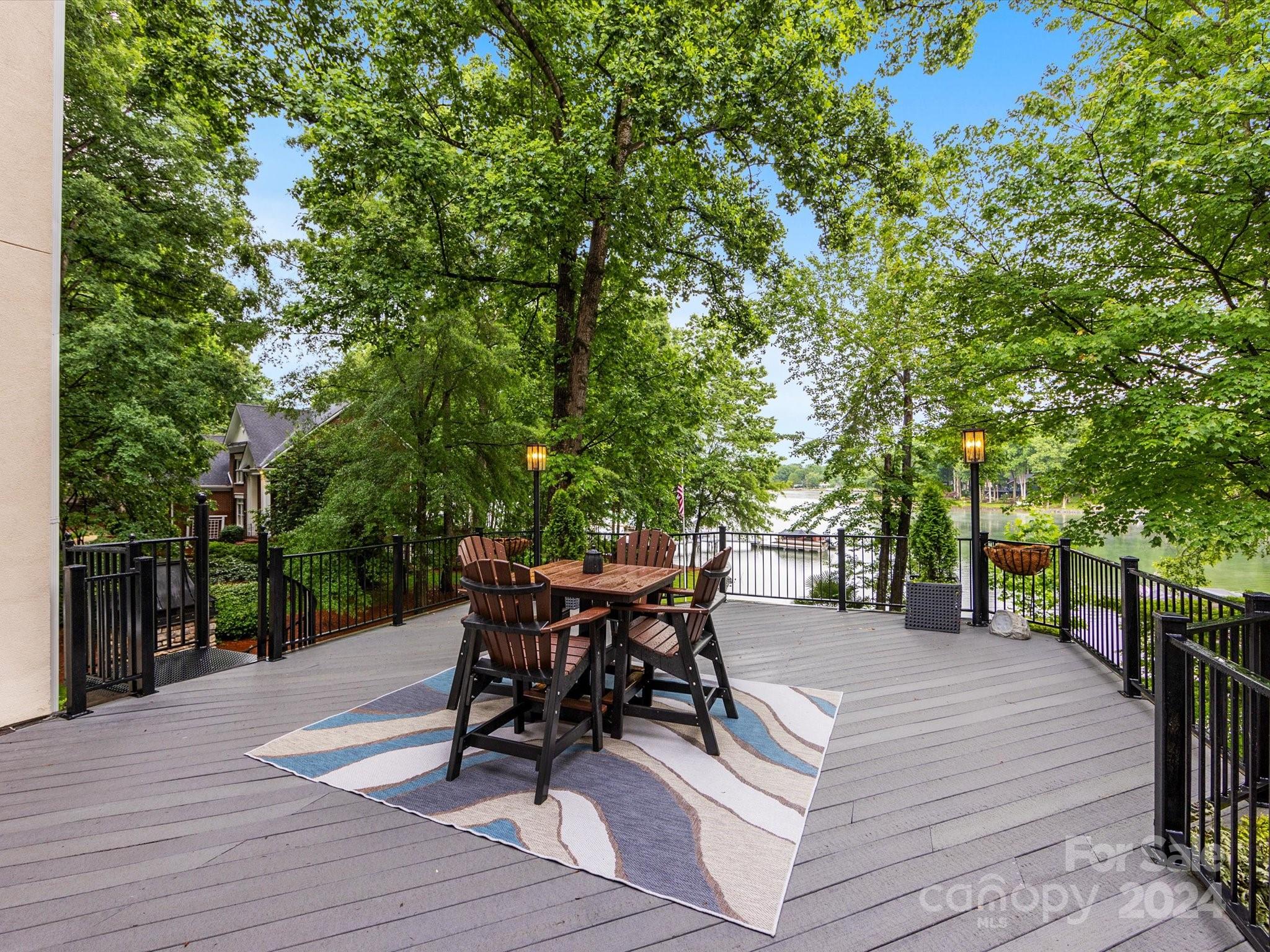 13922 Clarendon Pointe