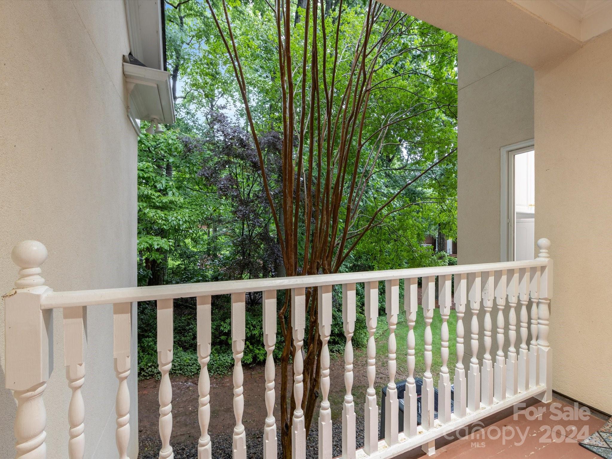 13922 Clarendon Pointe