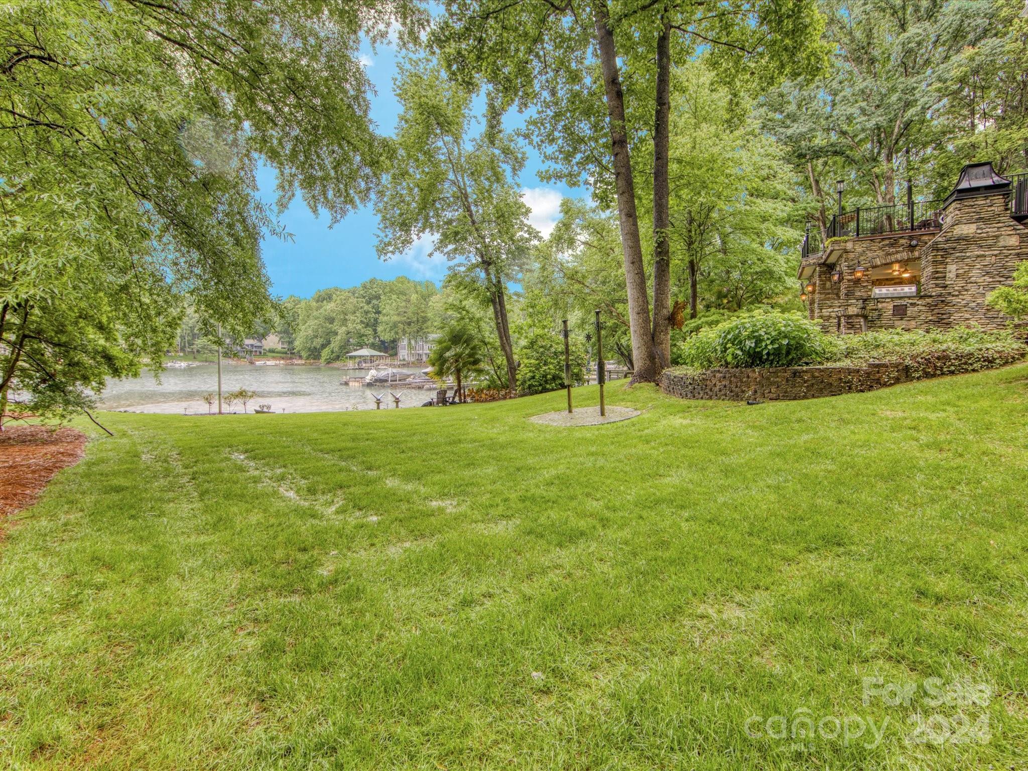 13922 Clarendon Pointe