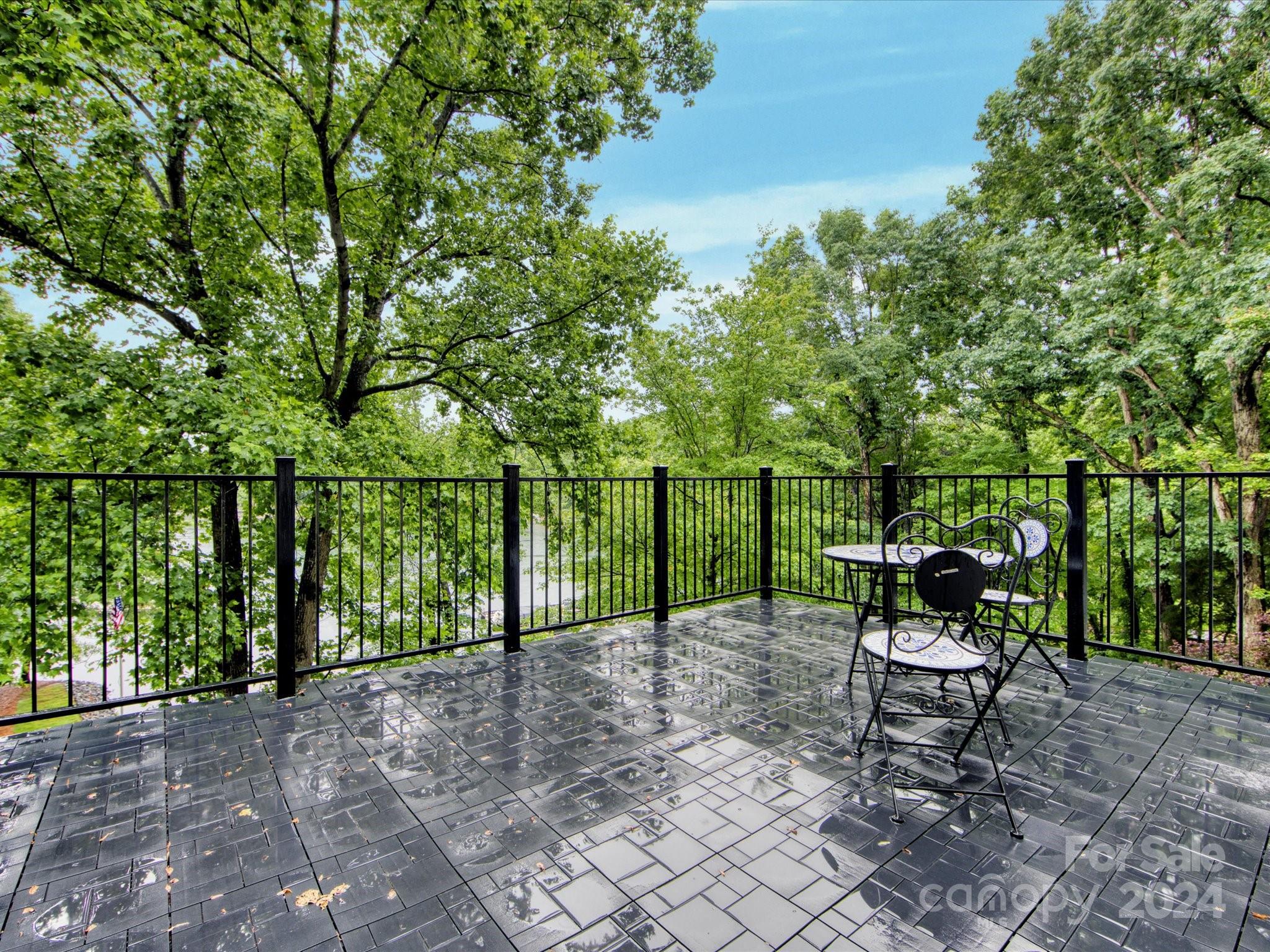 13922 Clarendon Pointe