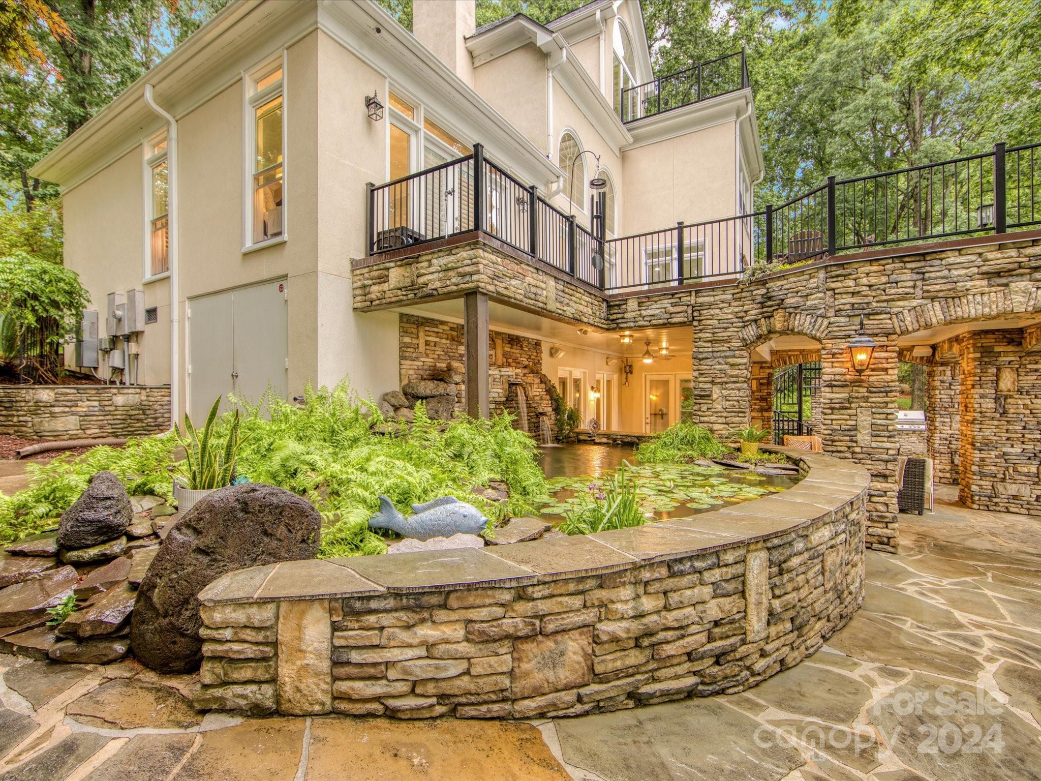 13922 Clarendon Pointe