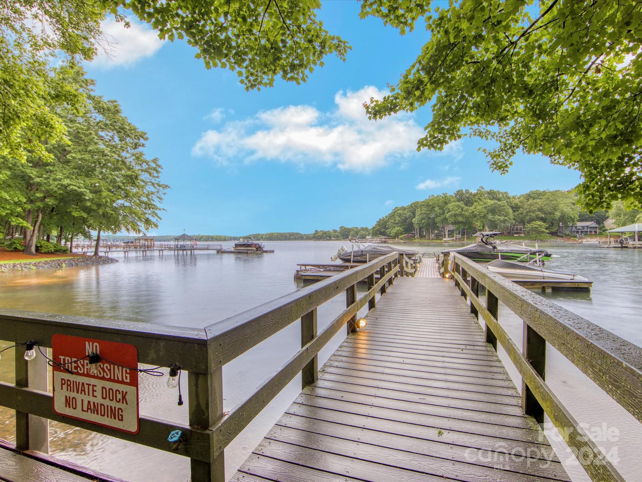13922 Clarendon Pointe
