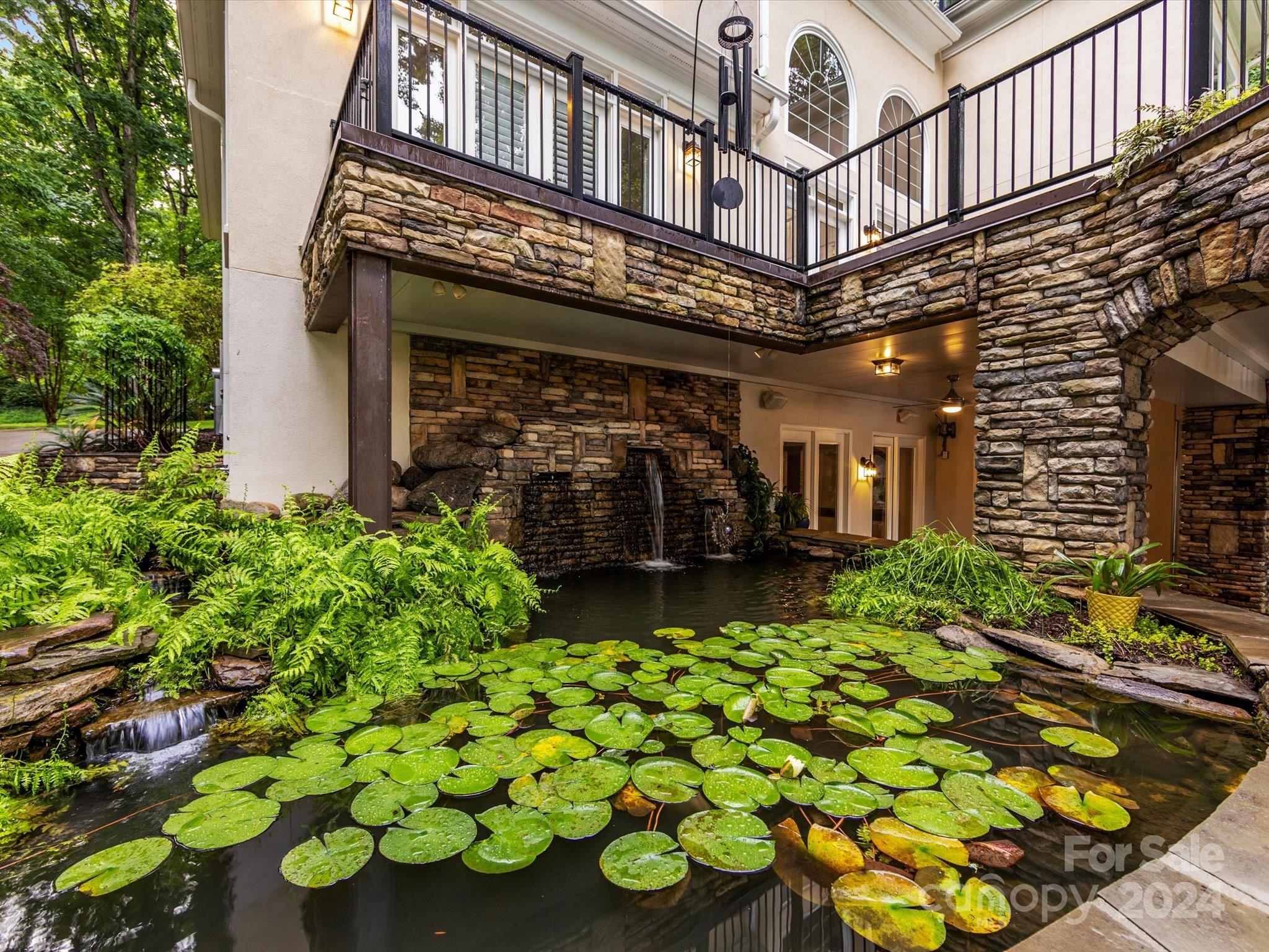 13922 Clarendon Pointe