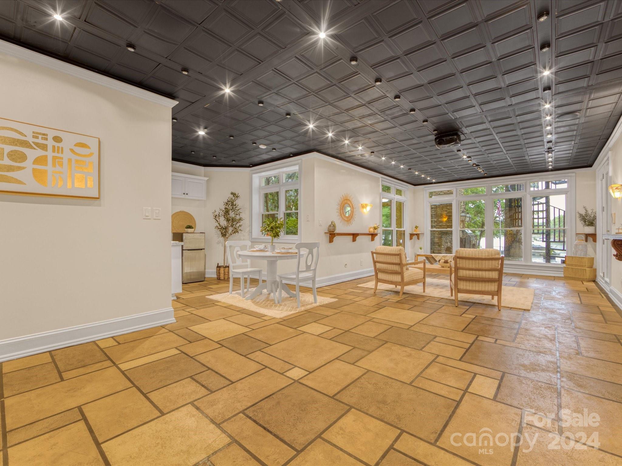13922 Clarendon Pointe