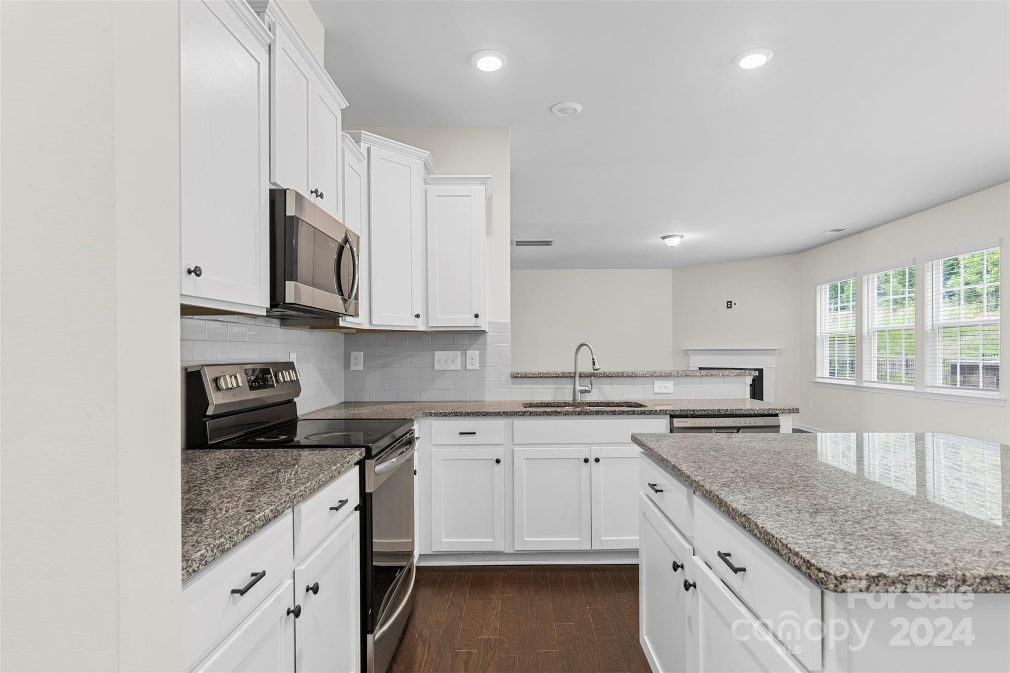 16327 Palisades Commons Drive